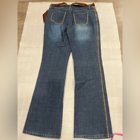 [8]VTG Telluride Women's Blue Jeans with Brown velvet Belt Flare - Picture 8 of 8